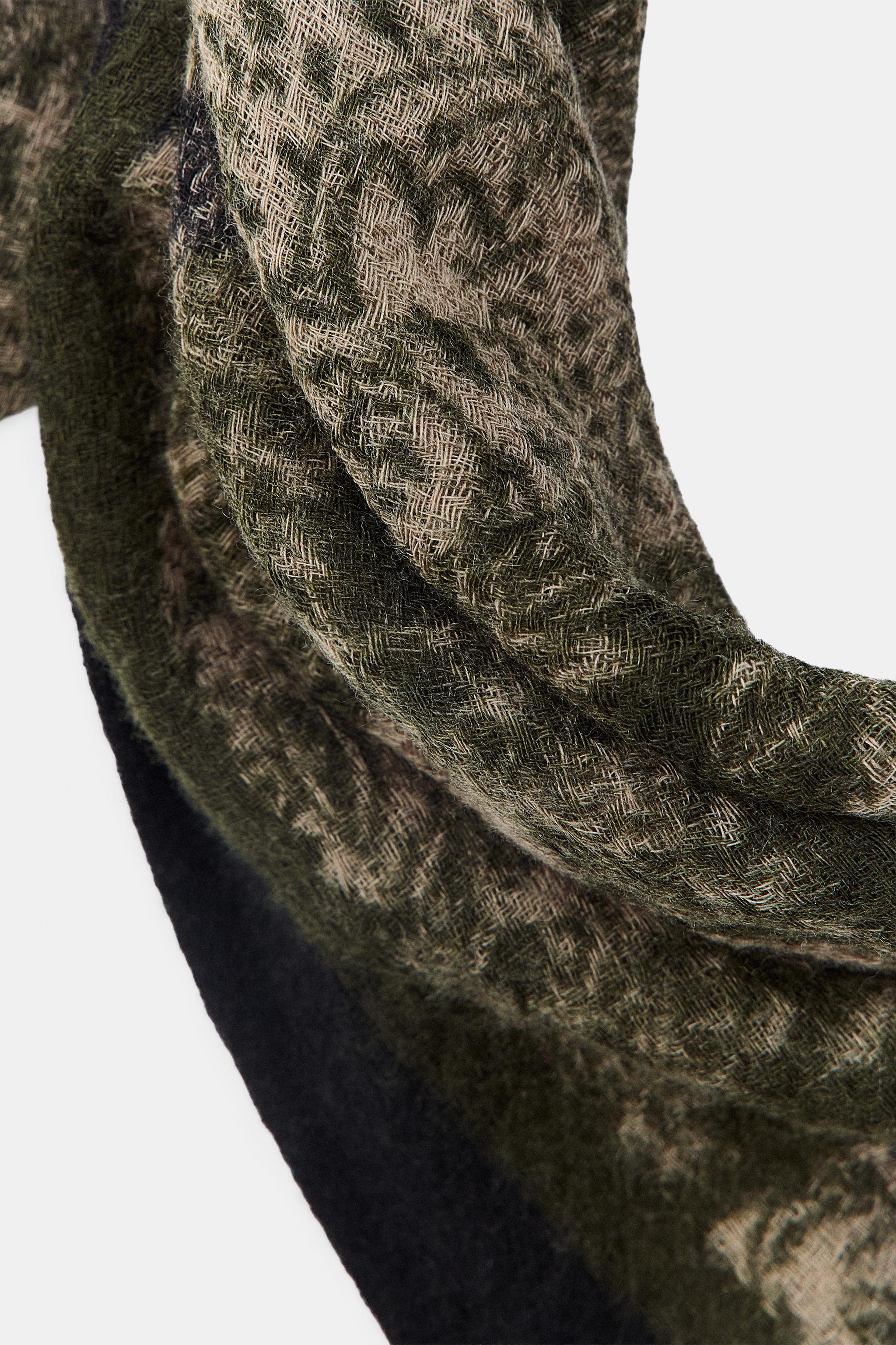 100% WOOL PRINTED BANDANA